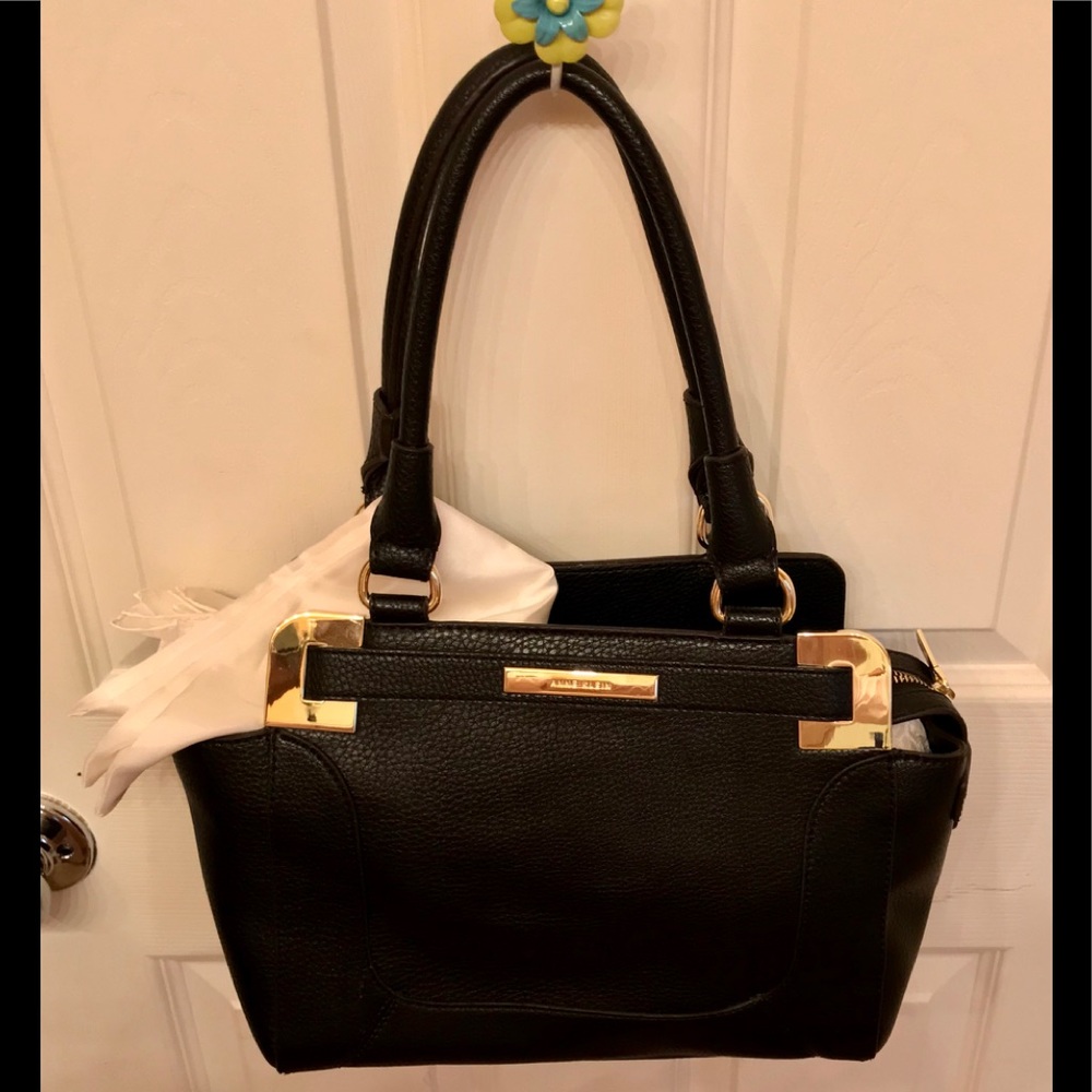 Anne Klein bag/crossbody strap/outside snap pocket